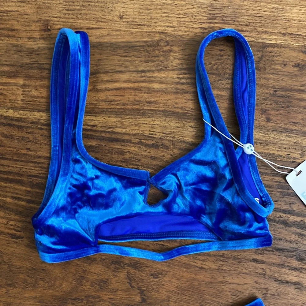 🌼 NWT Frankie’s Bikinis Set XS